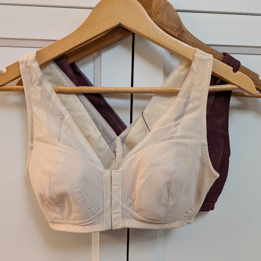 Understance Front Close Bras NWT - 30 B/C
